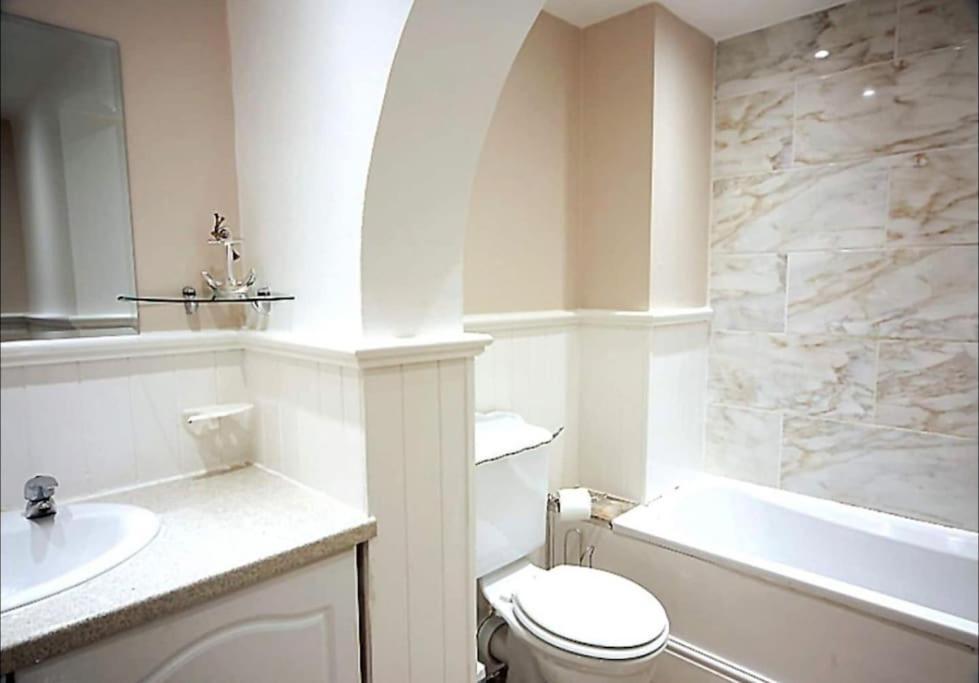 Sunny Seaside Beach House Lytham Centre Sleeps 8 Lytham St Annes Esterno foto